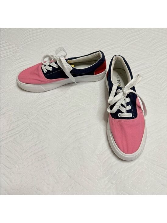 Mudd Shoes - Judd Poppy Women’s Multi-Colored Low Top Sneakers. Size 9.5